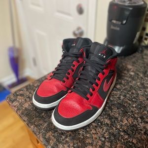 Jordan 1 Mid Bred